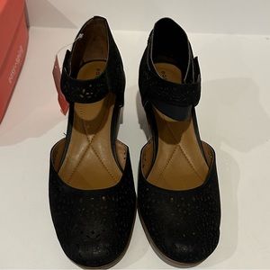 Women’s Shoes, Easy Spirit Cindie Sandals, Sz 8